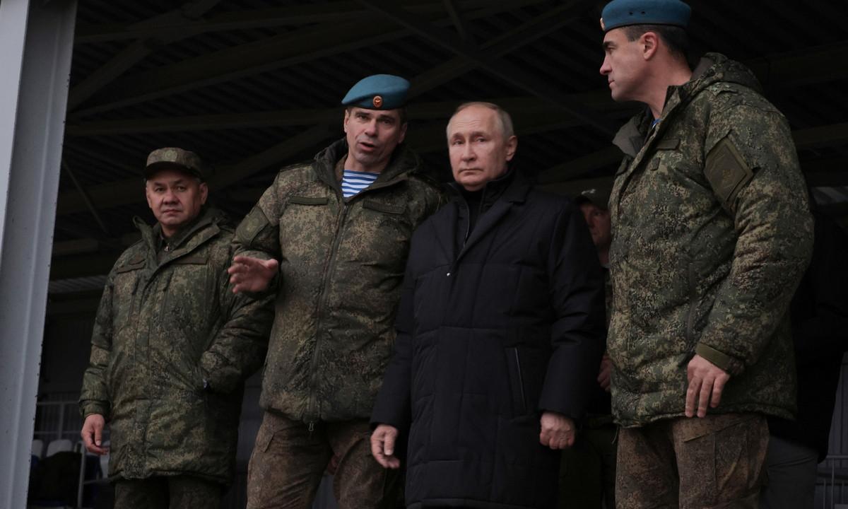 Putin_visit_draftee_training_2022-10-20.